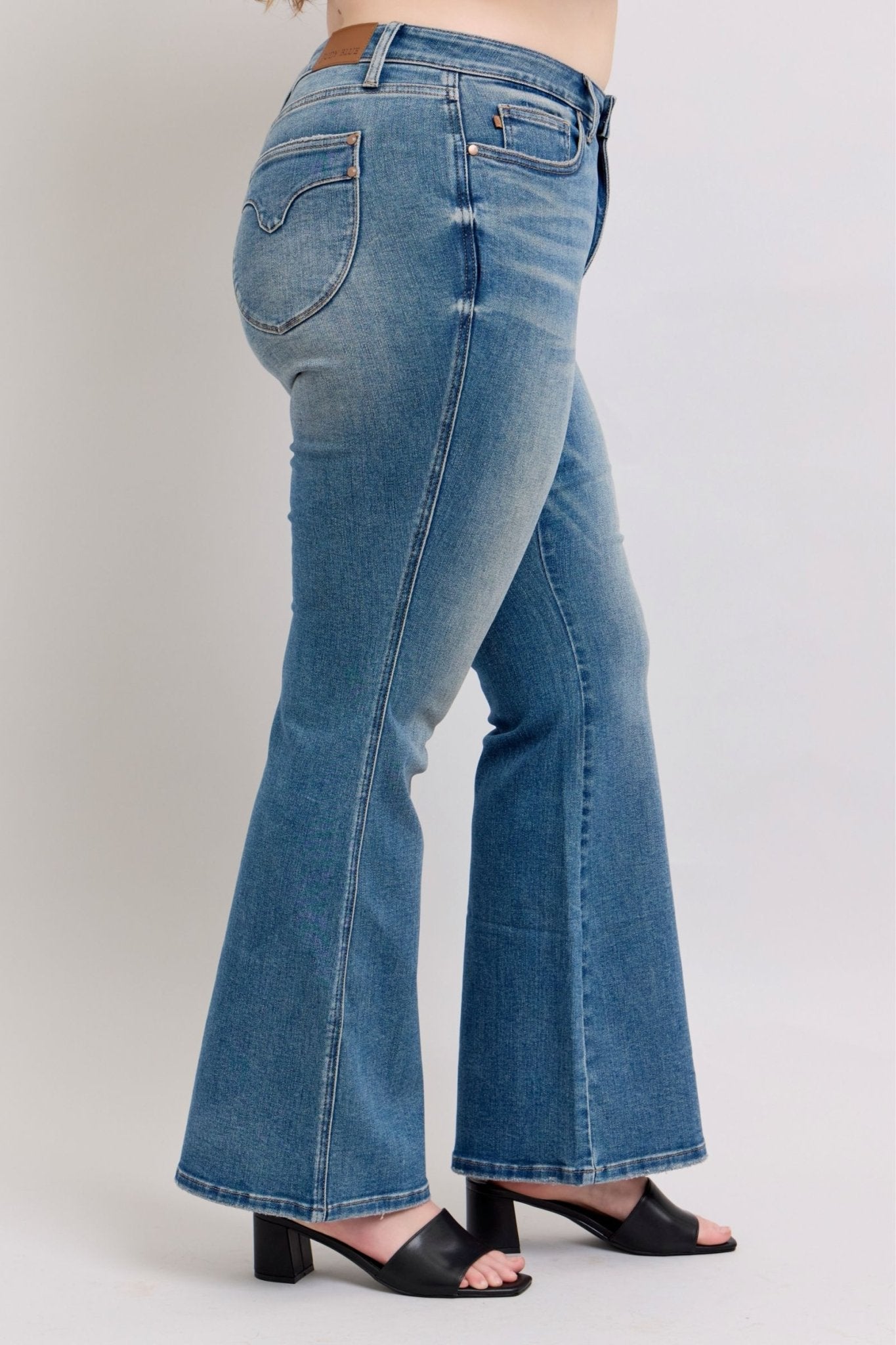 Judy Blue MR Tummy Control Vintage Wash Jeans - Too Dimes Boutique