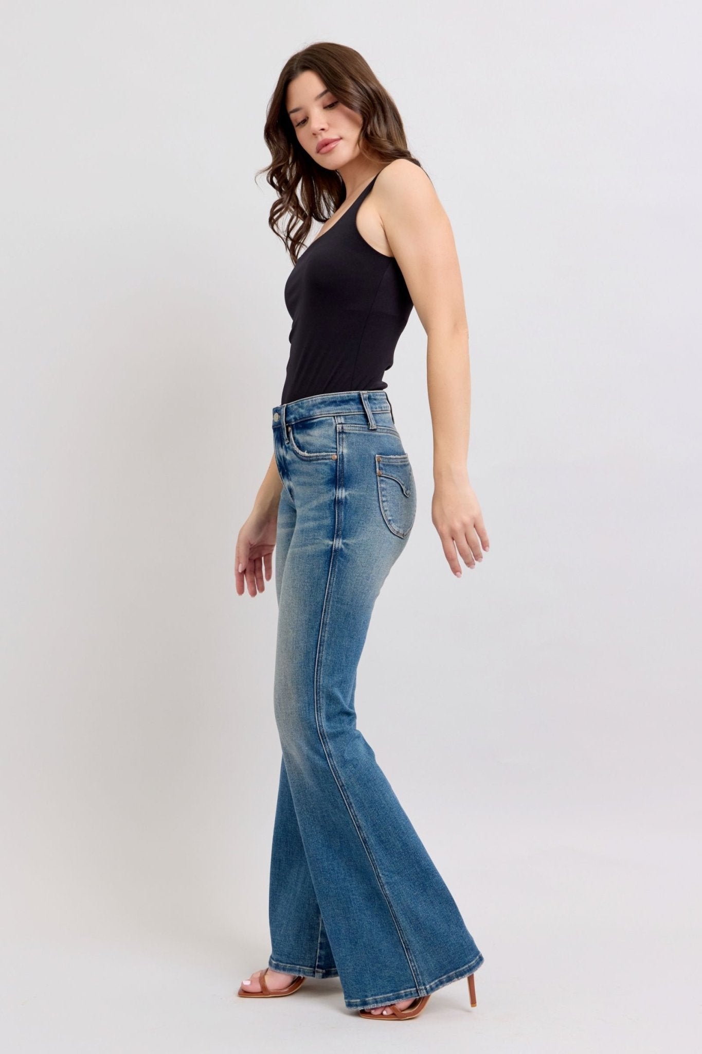 Judy Blue MR Tummy Control Vintage Wash Jeans - Too Dimes Boutique