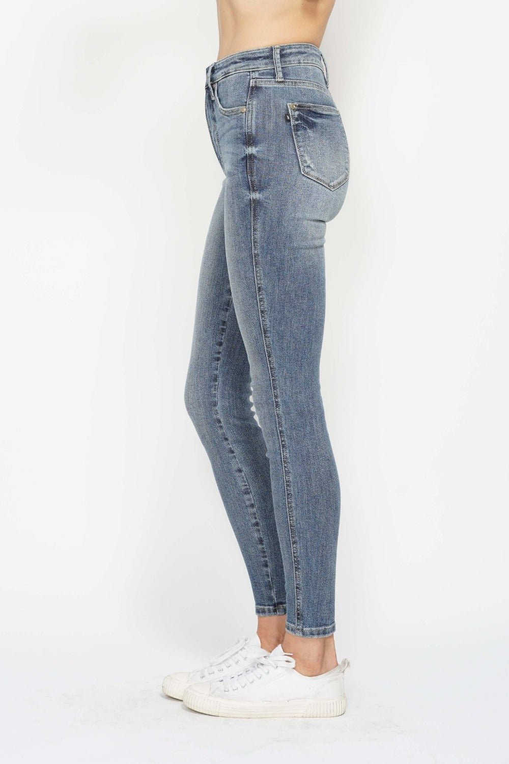 Judy Blue Full Size Tummy Control Contrast Wash Skinny Jeans - Too Dimes Boutique